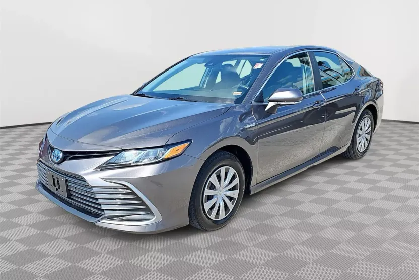 2021 Toyota Camry Hybrid LE photo 1