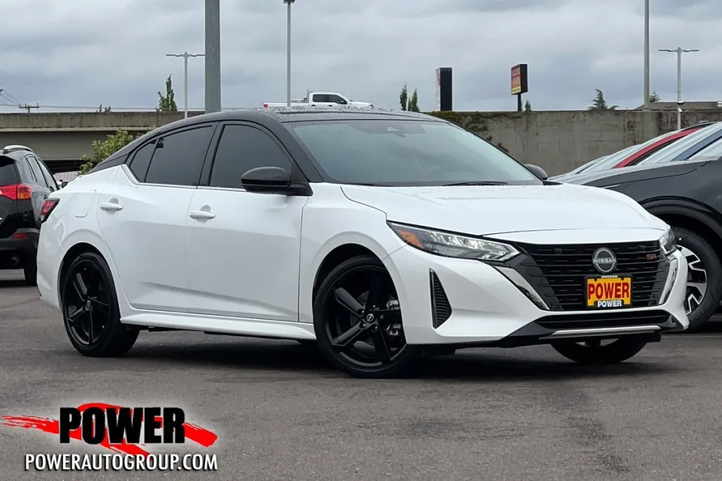 2024 Nissan Sentra SR photo 1