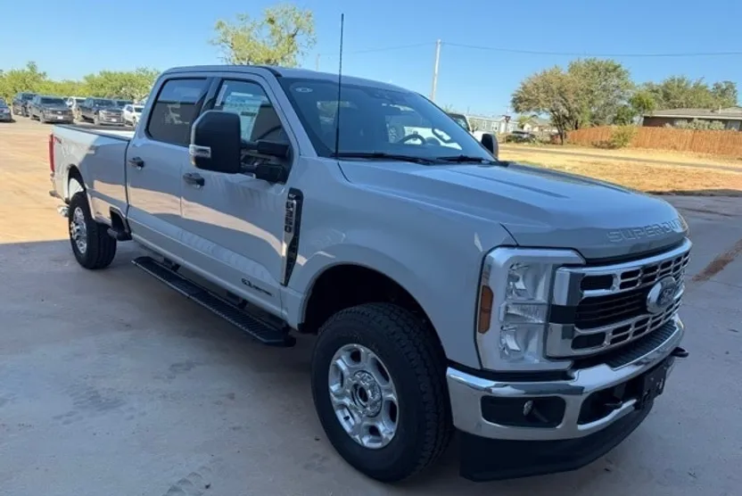 2026 Ford F-350 XLT photo 1