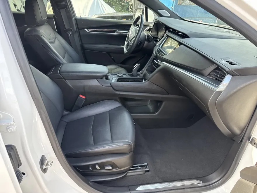 2023 Cadillac XT5 Premium Luxury photo 2