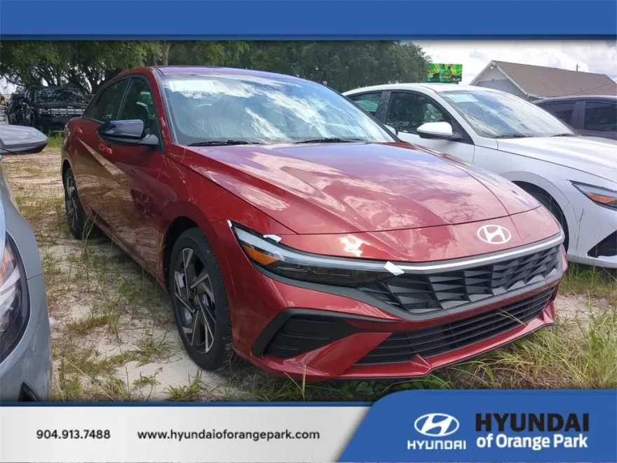 2025 Hyundai Elantra SEL Sport photo 1