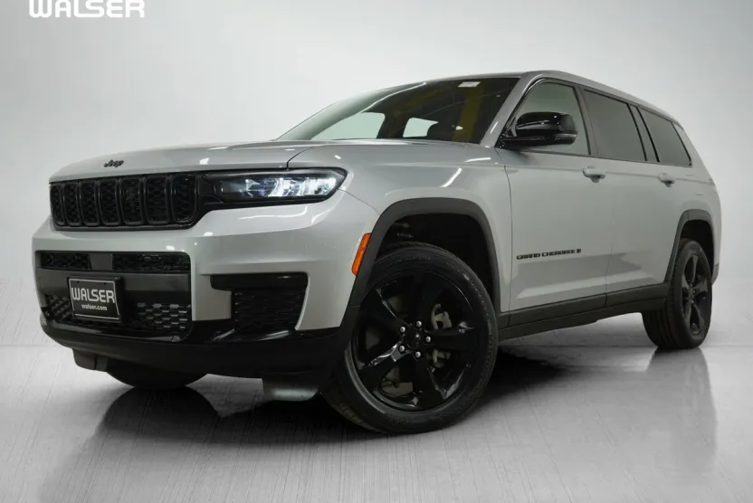 2023 Jeep Grand Cherokee Altitude photo 1