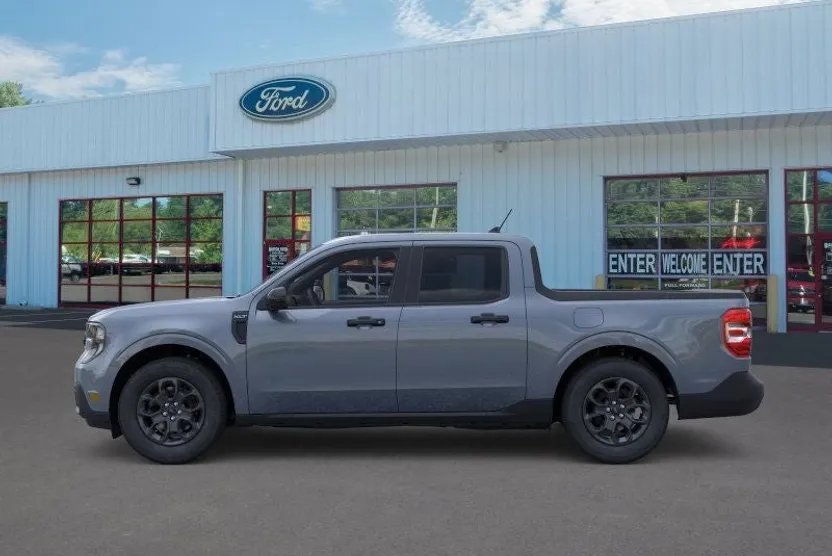 2025 Ford Maverick XLT photo 1