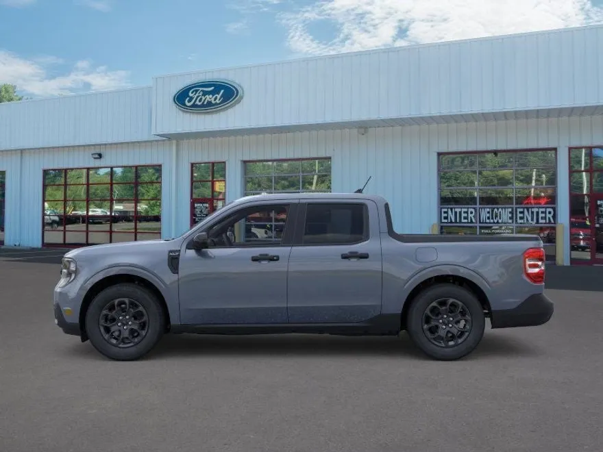 2025 Ford Maverick XLT photo 1