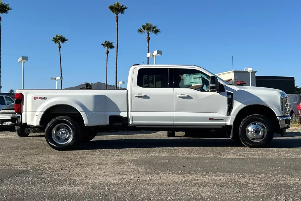 2025 Ford F-350 photo 1