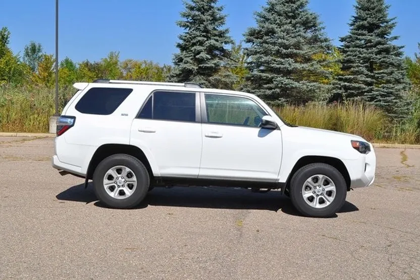 2024 Toyota 4Runner SR5 4WD photo 1
