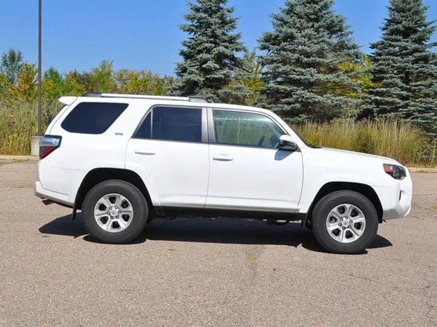 2024 Toyota 4Runner SR5 4WD photo 1