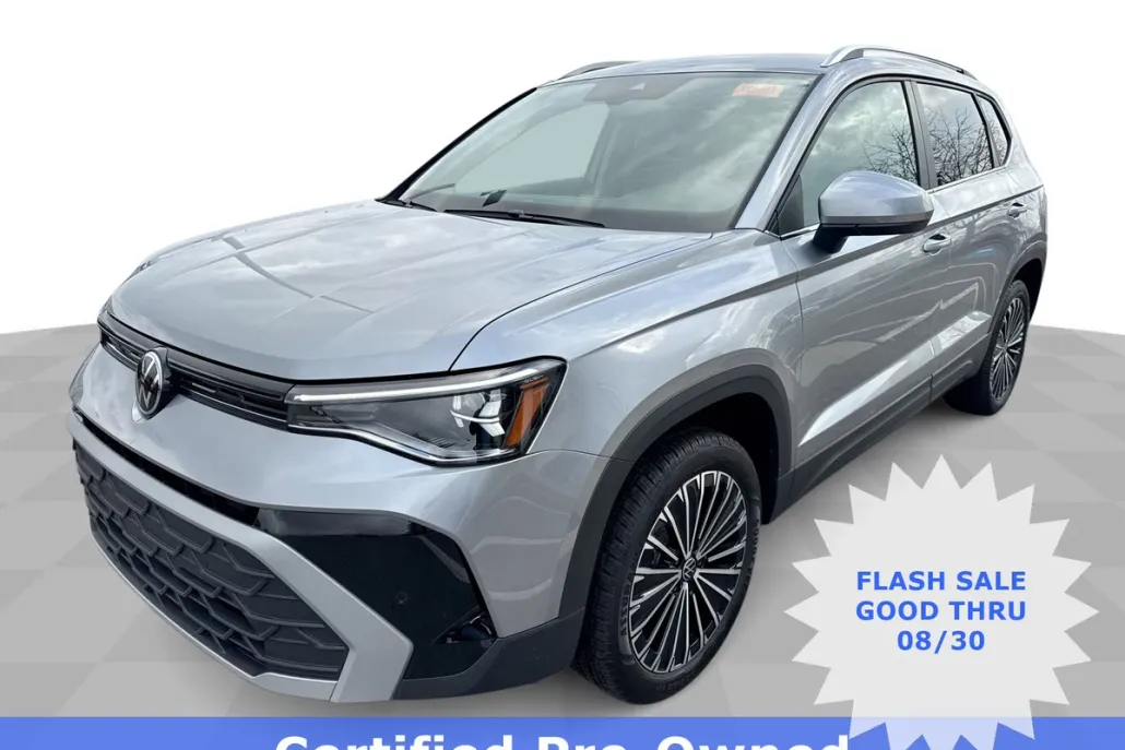 2025 Volkswagen Taos SE photo 1