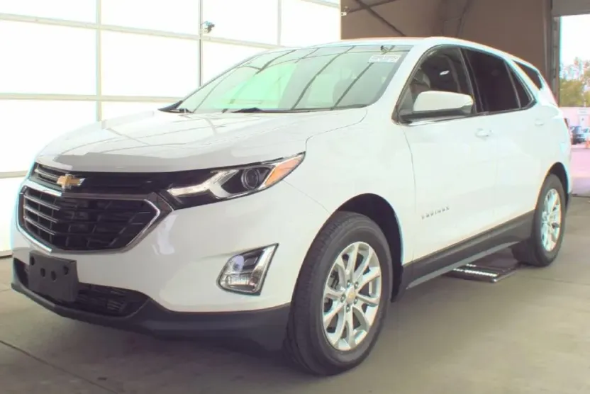 2019 Chevrolet Equinox LT photo 1