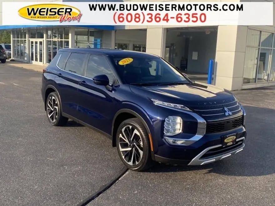 2023 Mitsubishi Outlander SE photo 1
