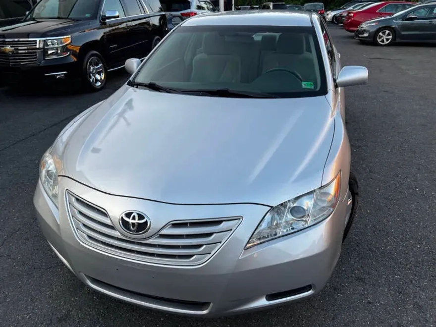 2008 Toyota Camry LE photo 1