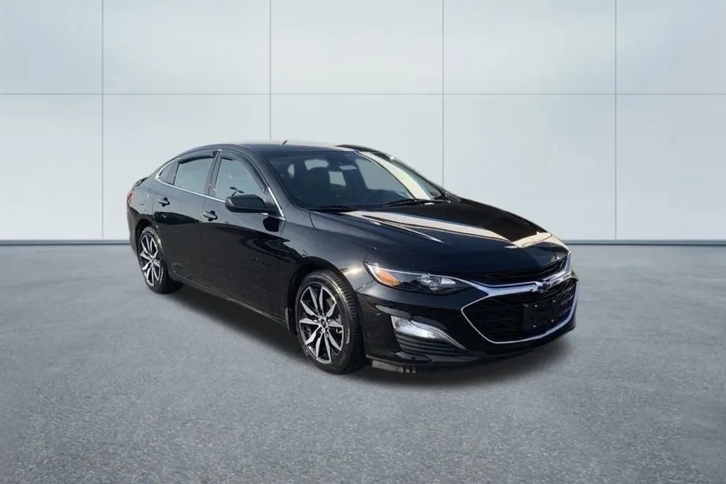 2023 Chevrolet Malibu RS photo 1