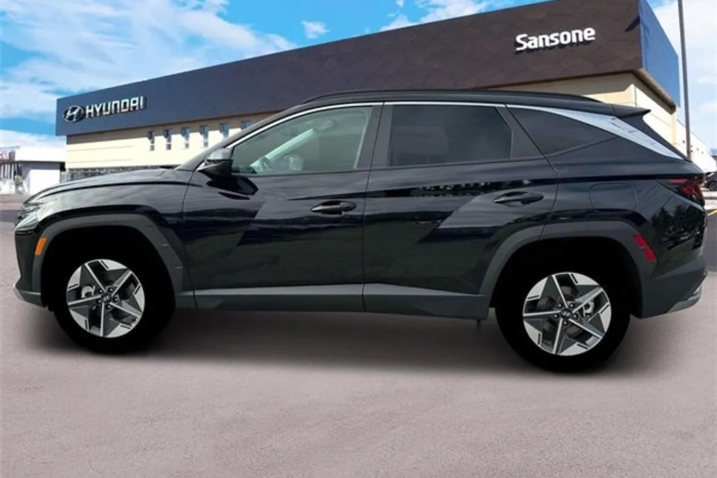 2025 Hyundai Tucson SEL photo 1