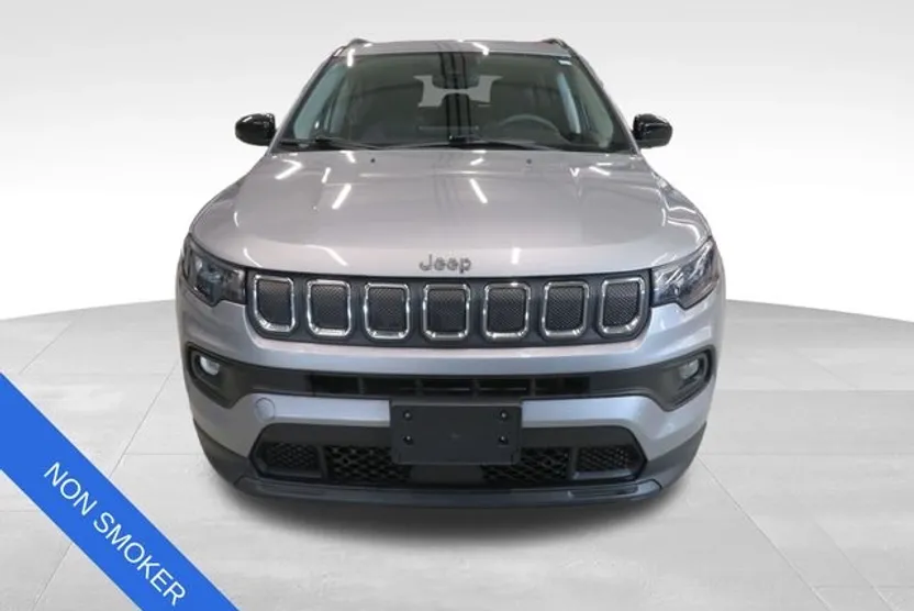 2022 Jeep Compass Latitude photo 1