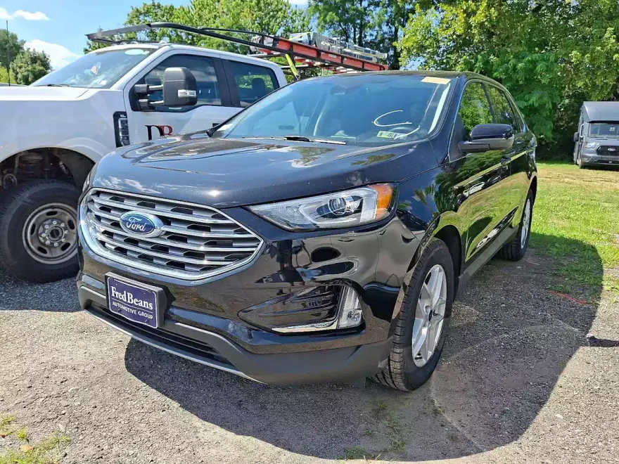 2022 Ford Edge SEL photo 1