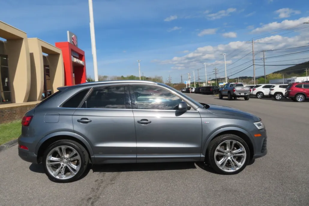 2016 Audi Q3 Prestige photo 1
