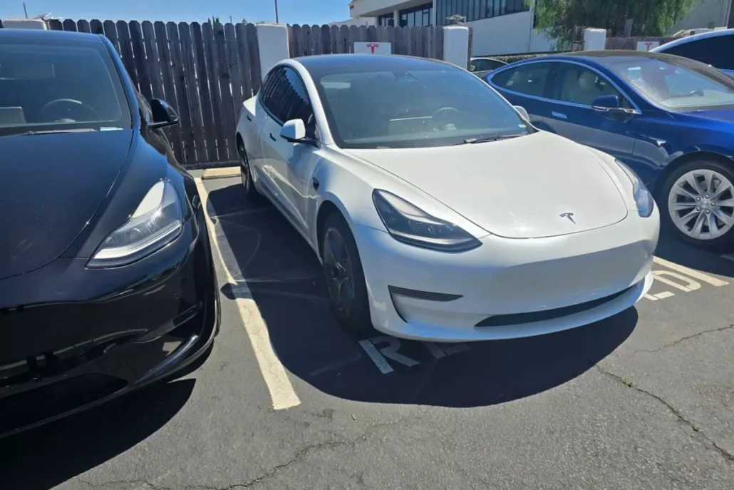2023 Tesla Model 3 photo 1