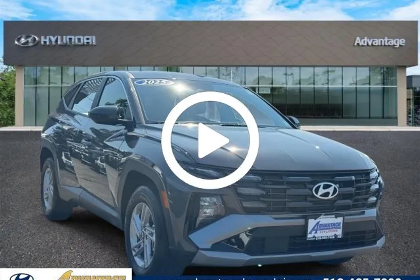 2025 Hyundai Tucson SE photo 1