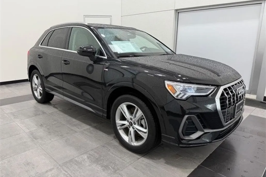 2024 Audi Q3 Premium Plus S line photo 1