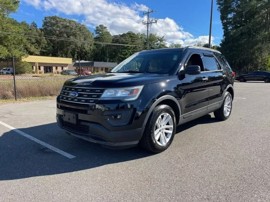 2016 Ford Explorer Base photo 1