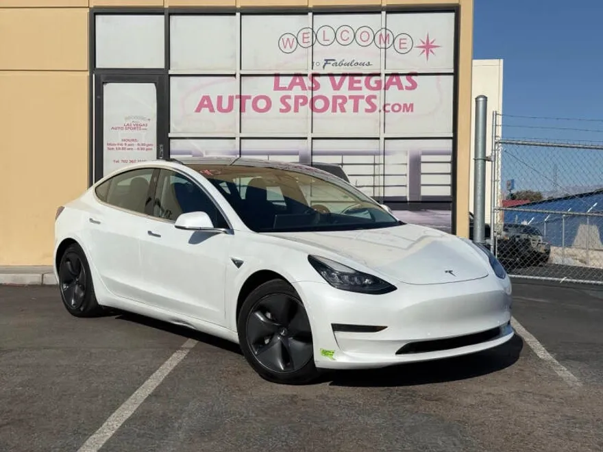 2020 Tesla Model 3 Standard Range Plus photo 1