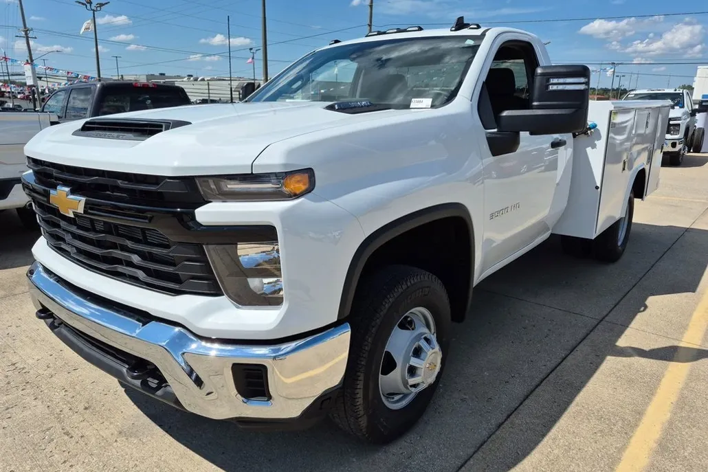 2025 Chevrolet Silverado 3500HD Work Truck photo 1