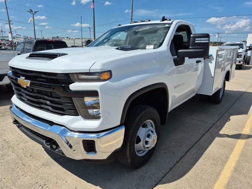 2025 Chevrolet Silverado 3500HD Work Truck photo 1