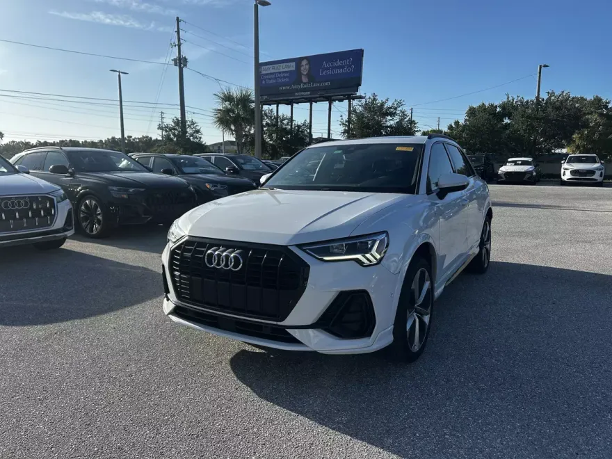 2021 Audi Q3 S line Premium Plus 45 TFSI photo 1