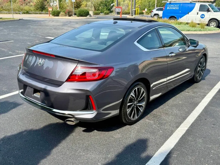 2016 Honda Accord EX-L photo 1