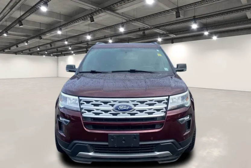 2019 Ford Explorer XLT photo 1