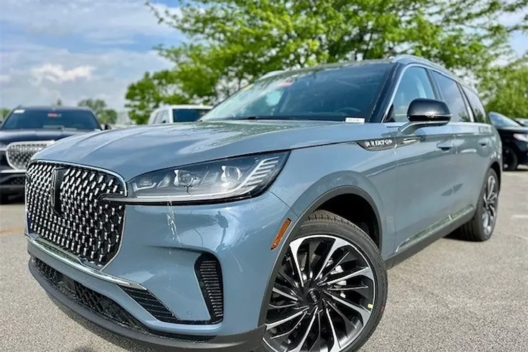 2025 Lincoln Aviator Reserve photo 1