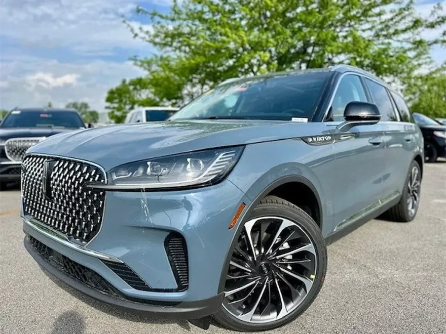 2025 Lincoln Aviator Reserve photo 1