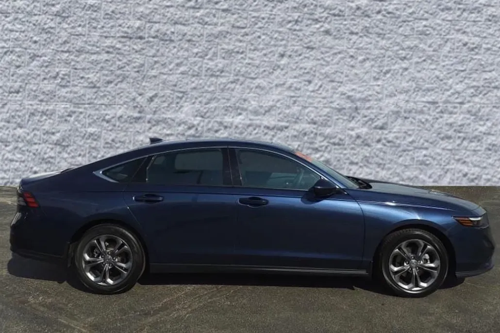 2023 Honda Accord EX photo 1