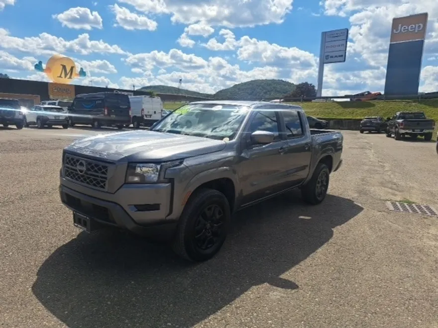 2023 Nissan Frontier SV photo 1