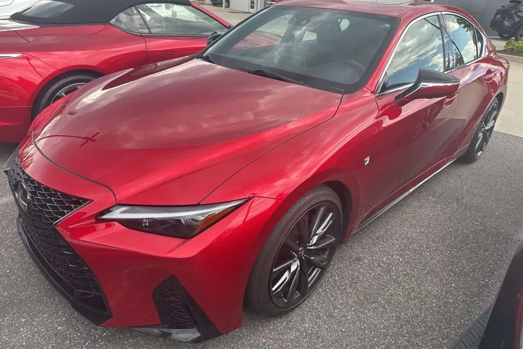 2023 Lexus IS 350 F SPORT photo 1