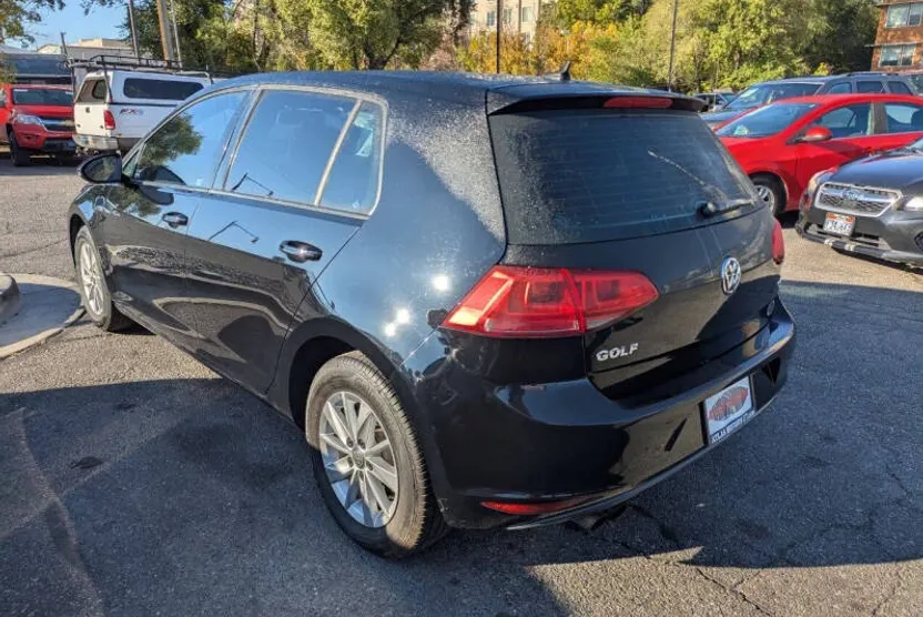 2015 Volkswagen Golf TSI S photo 1
