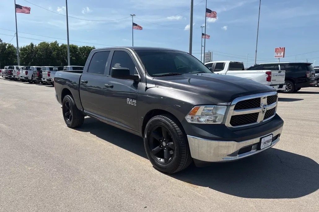 2018 Ram 1500 Tradesman photo 1