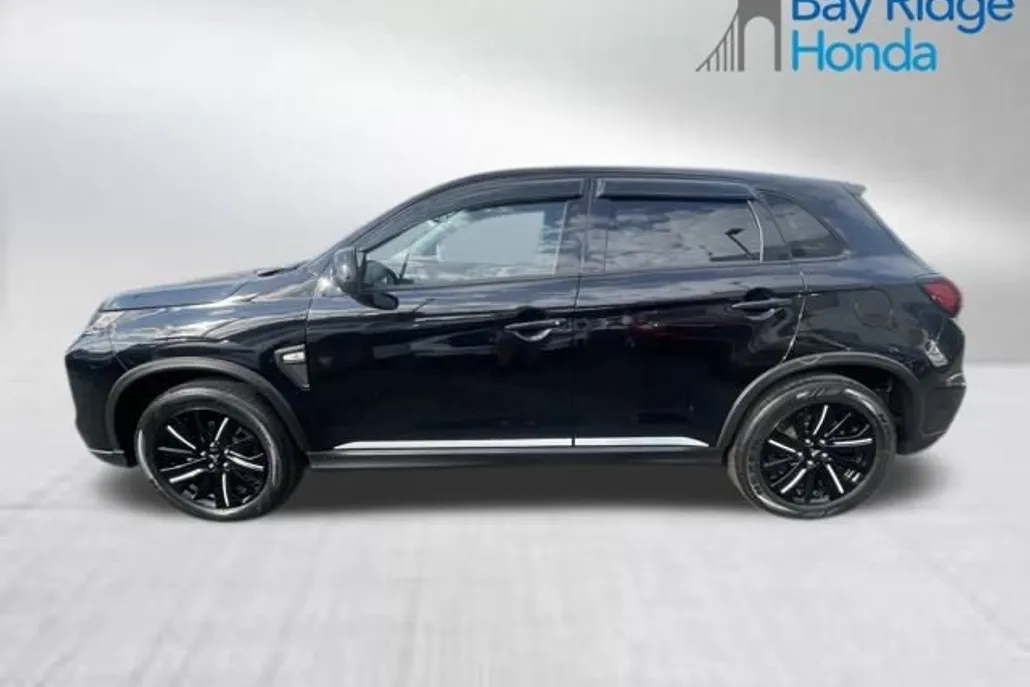 2022 Mitsubishi Outlander Sport LE photo 1
