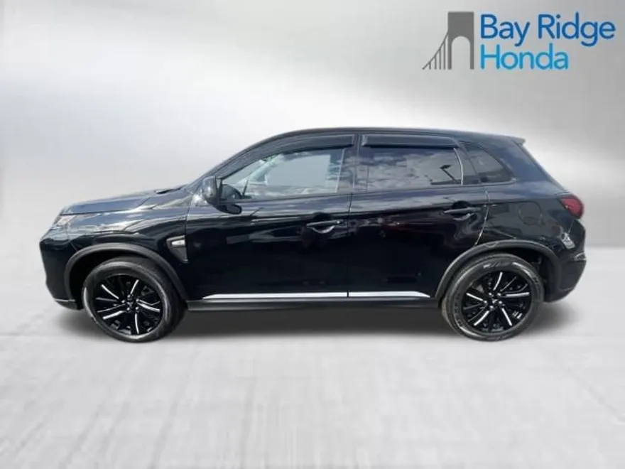 2022 Mitsubishi Outlander Sport LE photo 1
