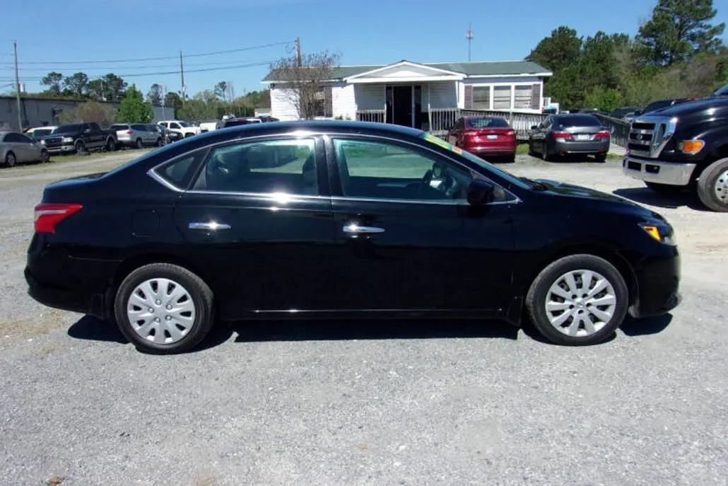 2018 Nissan Sentra S photo 1