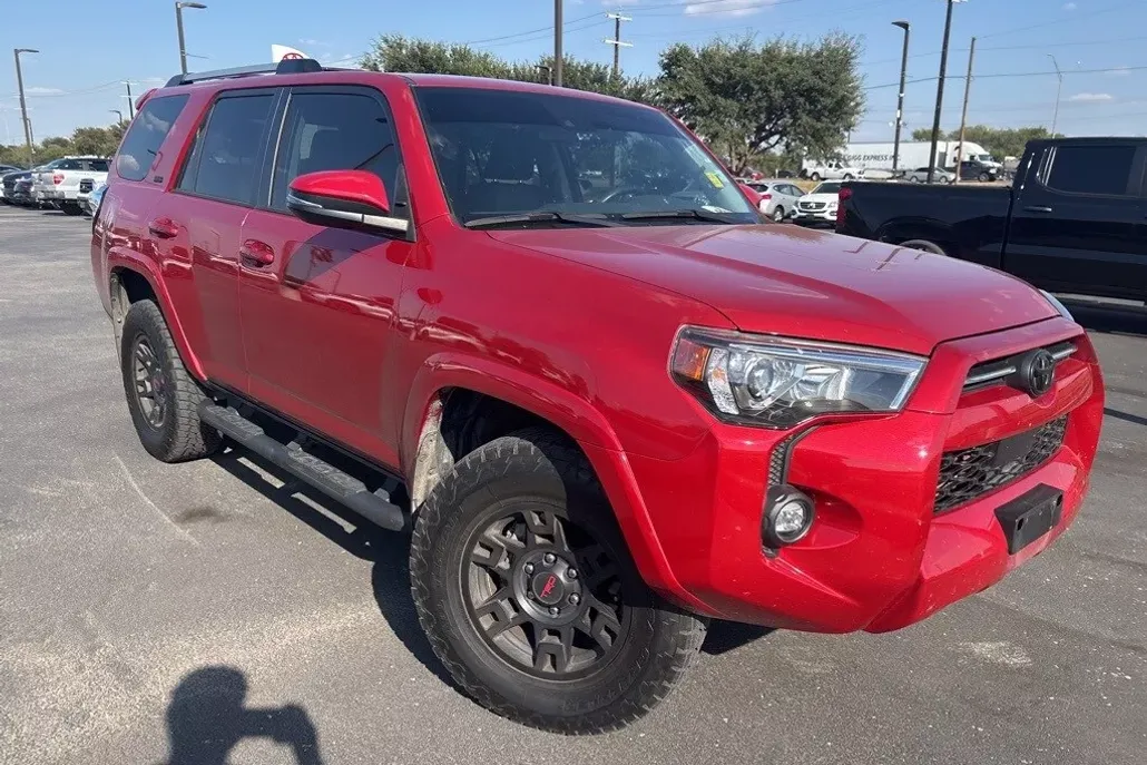 2023 Toyota 4Runner SR5 Premium photo 1