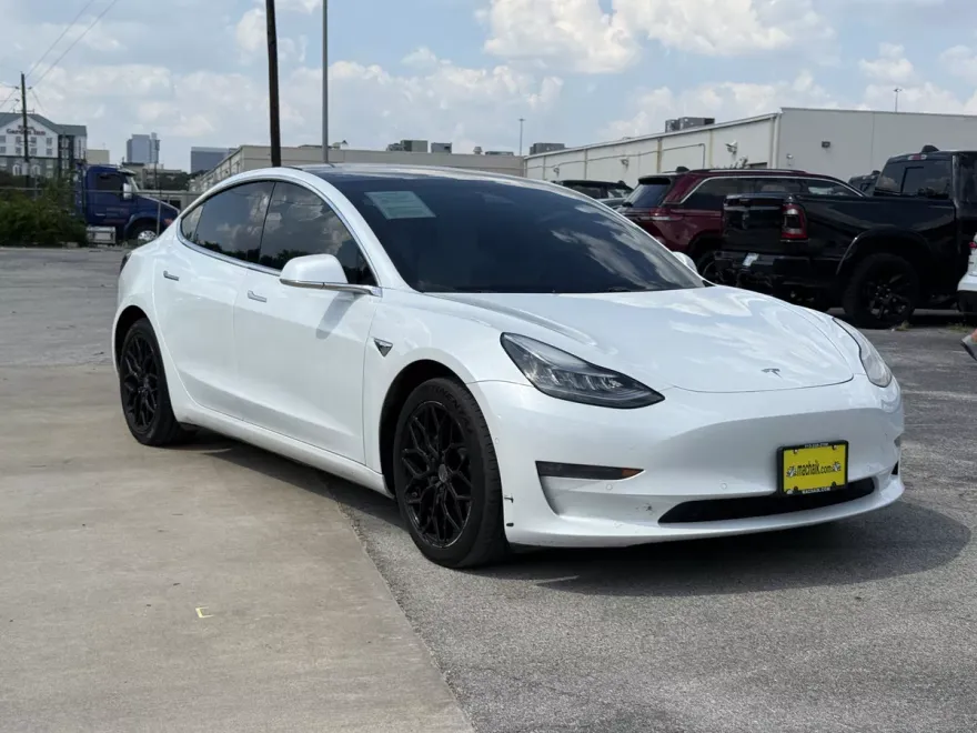 2020 Tesla Model 3 Long Range photo 1