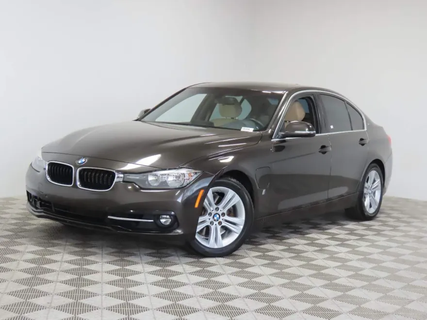 2017 Bmw 330e 3-Series photo 1