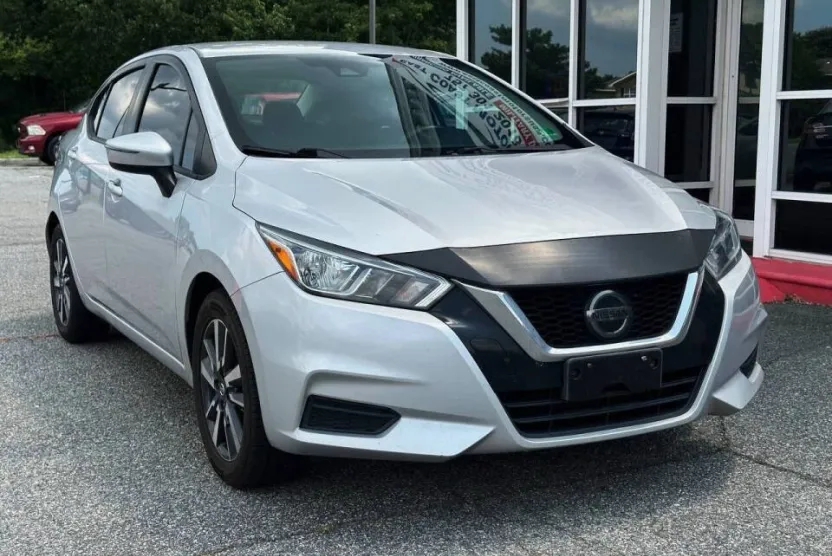 2021 Nissan Versa SV Sedan photo 1