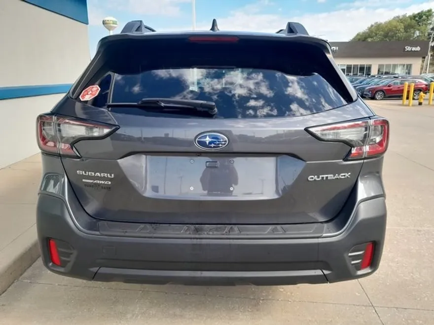 2021 Subaru Outback Premium photo 1