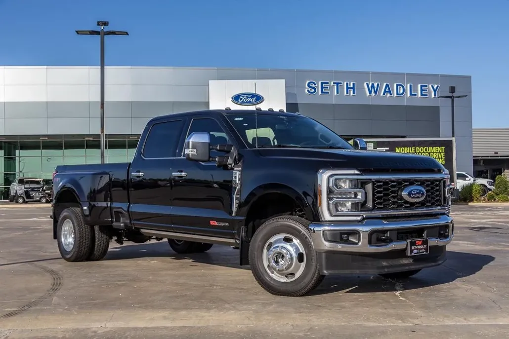 2025 Ford F-350 photo 1