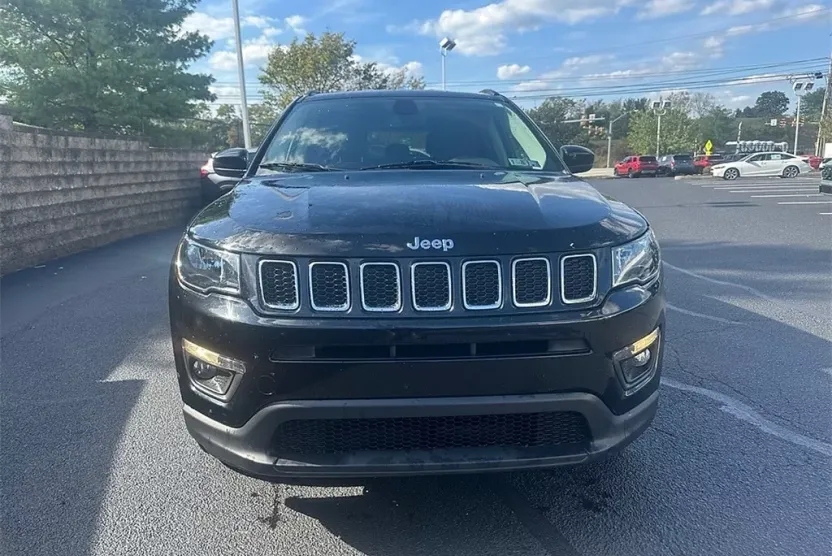 2019 Jeep Compass Latitude photo 1