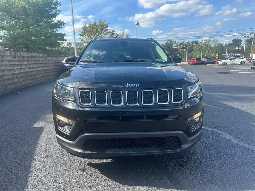 2019 Jeep Compass Latitude photo 1