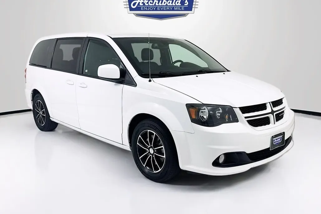 2019 Dodge Grand Caravan GT photo 1