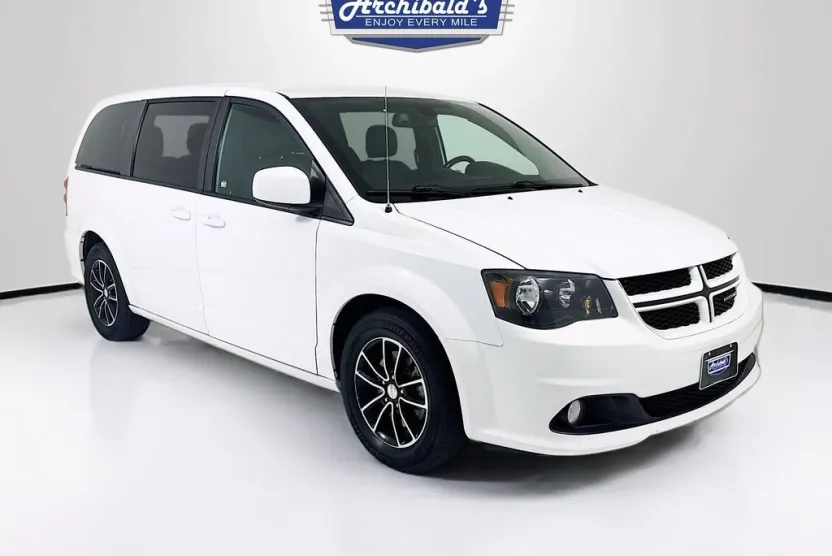 2019 Dodge Grand Caravan GT photo 1